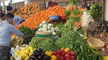 حالة استقرار في أسعار الخضروات والفاكهة داخل سوق العبور اليوم